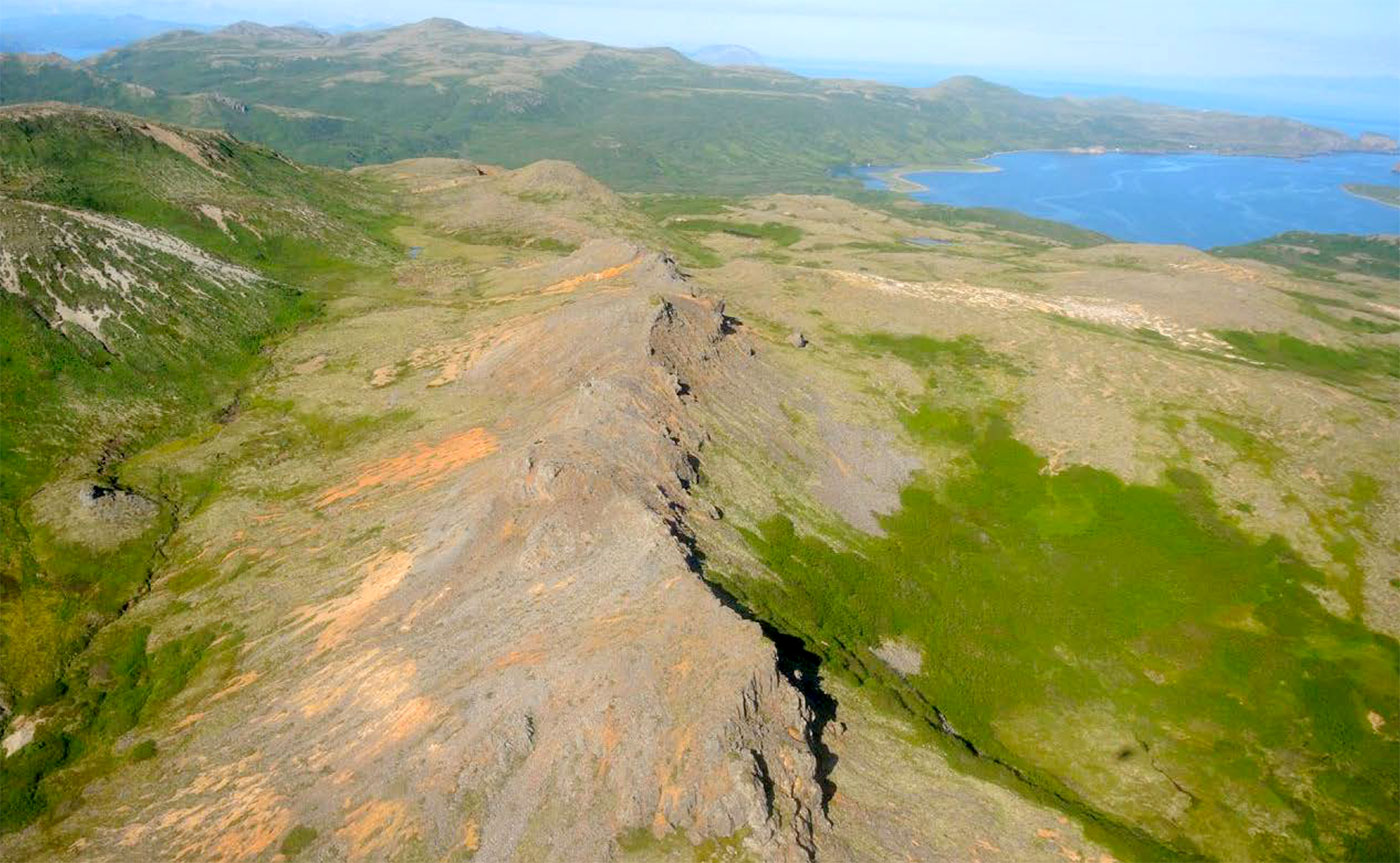 Looking NE along highly resistant silicic structure; SW end of the Apollo open cut is just visible near break in slope.